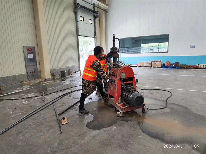 泊头厂房地面下沉塌陷注浆加固施工